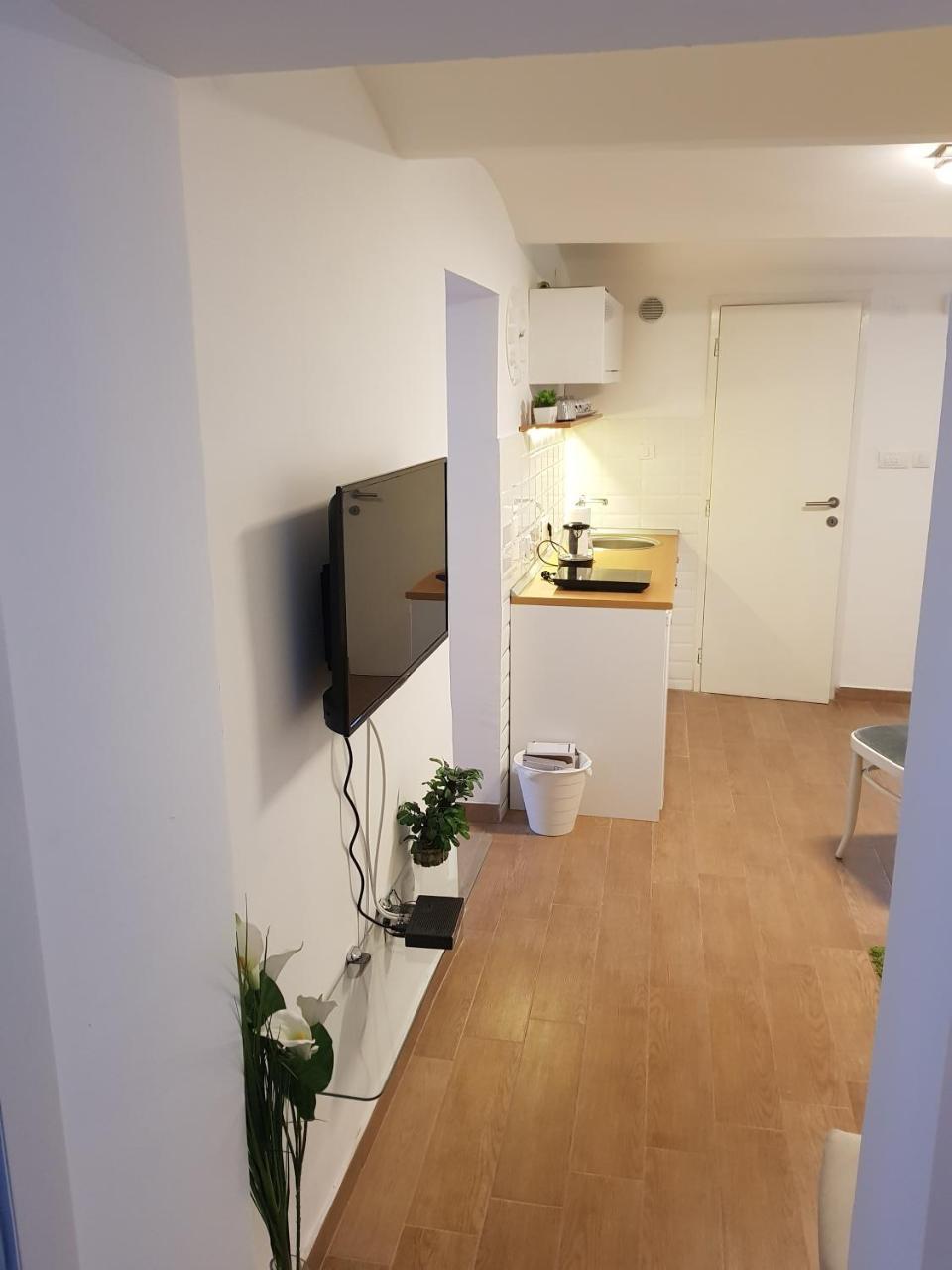 Inter Apartment Belgrade With Free Parking Exterior photo